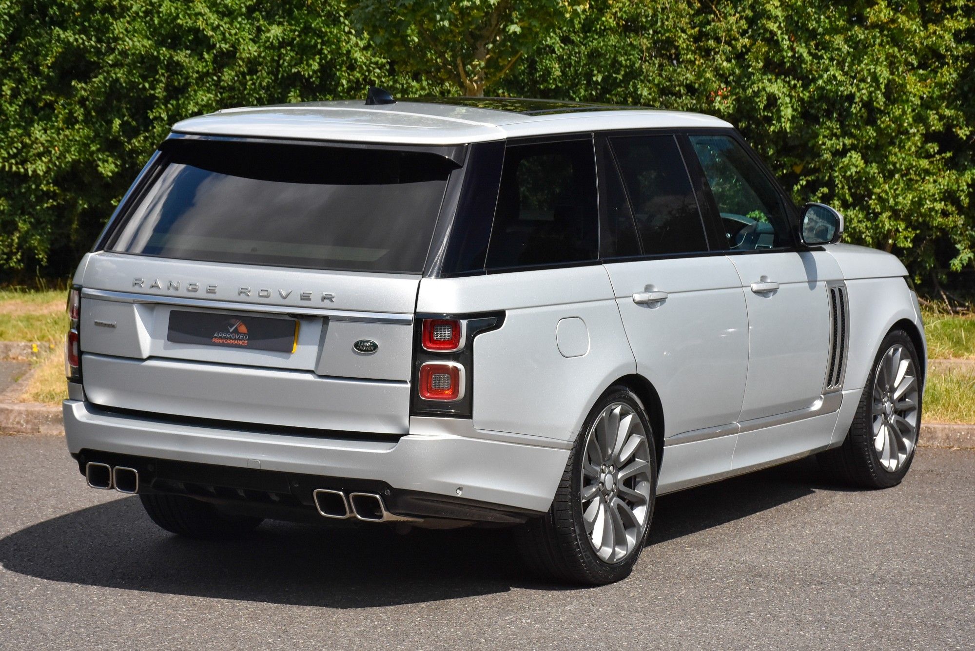 USED 2018 68 LAND ROVER RANGE ROVER 4.4 SD V8 Autobiography SUV 5dr Diesel Auto 4WD Euro 6 (s/s) (339 ps) 