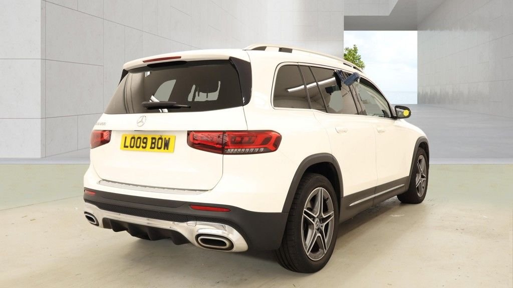 USED 2020 20 MERCEDES-BENZ GLB 1.3 GLB200 AMG Line SUV 5dr Petrol 7G-DCT Euro 6 (s/s) (163 ps) 7 SEATS + SAT NAV