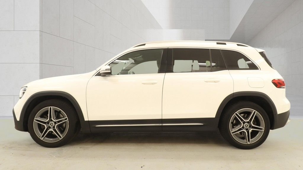 USED 2020 20 MERCEDES-BENZ GLB 1.3 GLB200 AMG Line SUV 5dr Petrol 7G-DCT Euro 6 (s/s) (163 ps) 7 SEATS + SAT NAV