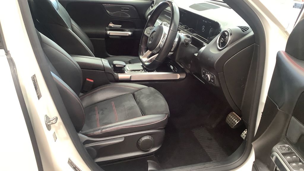 USED 2020 20 MERCEDES-BENZ GLB 1.3 GLB200 AMG Line SUV 5dr Petrol 7G-DCT Euro 6 (s/s) (163 ps) 7 SEATS + SAT NAV