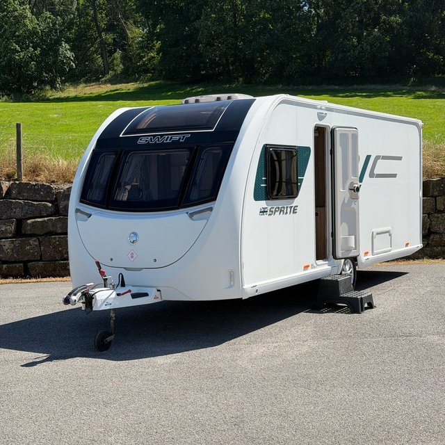  2019 Sprite Major 4 SB - 4 Berth - Fixed transverse island bed 