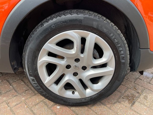 View our RENAULT CAPTUR
