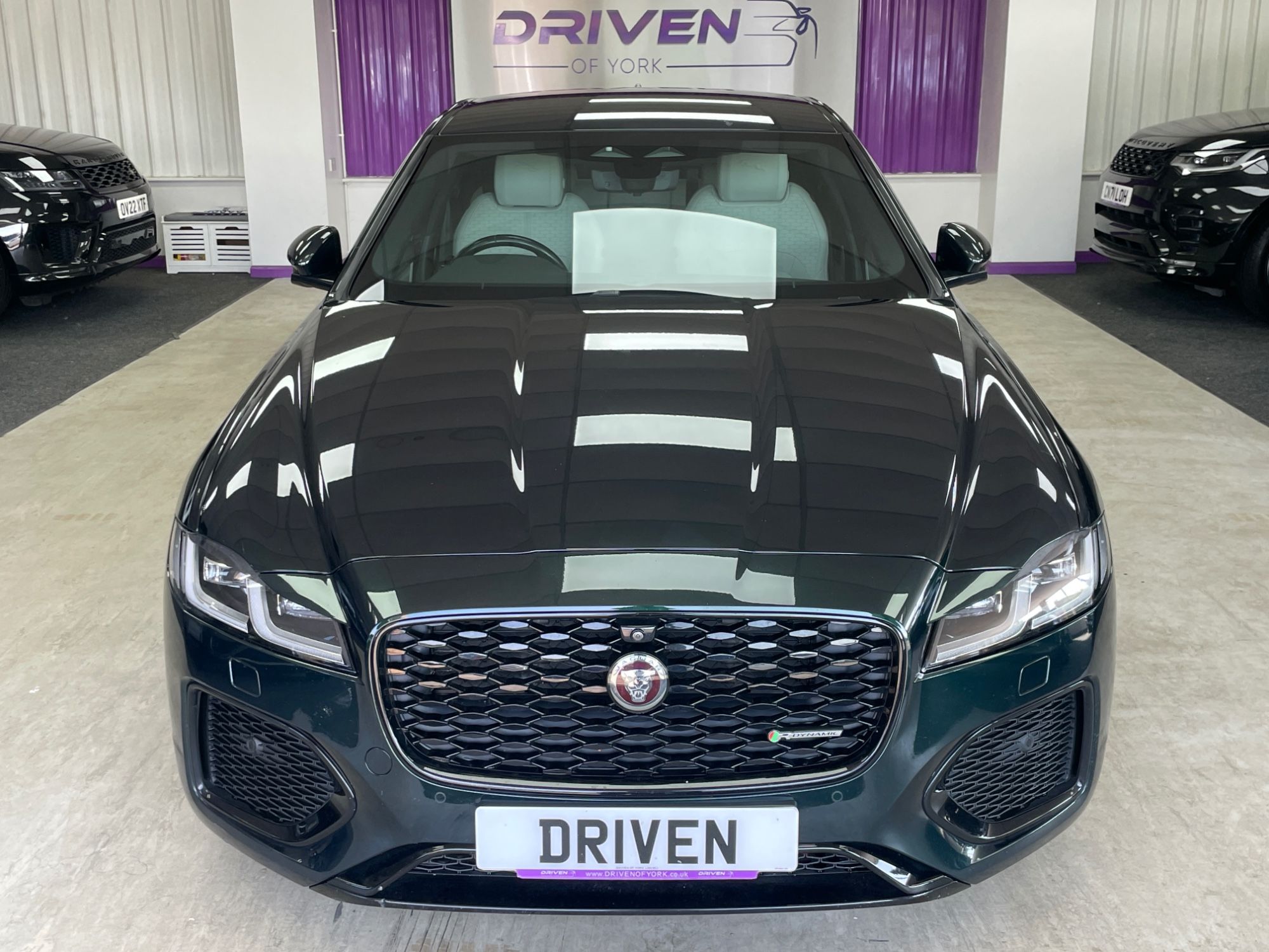 USED 2021 15 JAGUAR XF 2.0 D200 MHEV R-Dynamic SE Saloon 4dr Diesel Auto Euro 6 (s/s) (204 ps) 