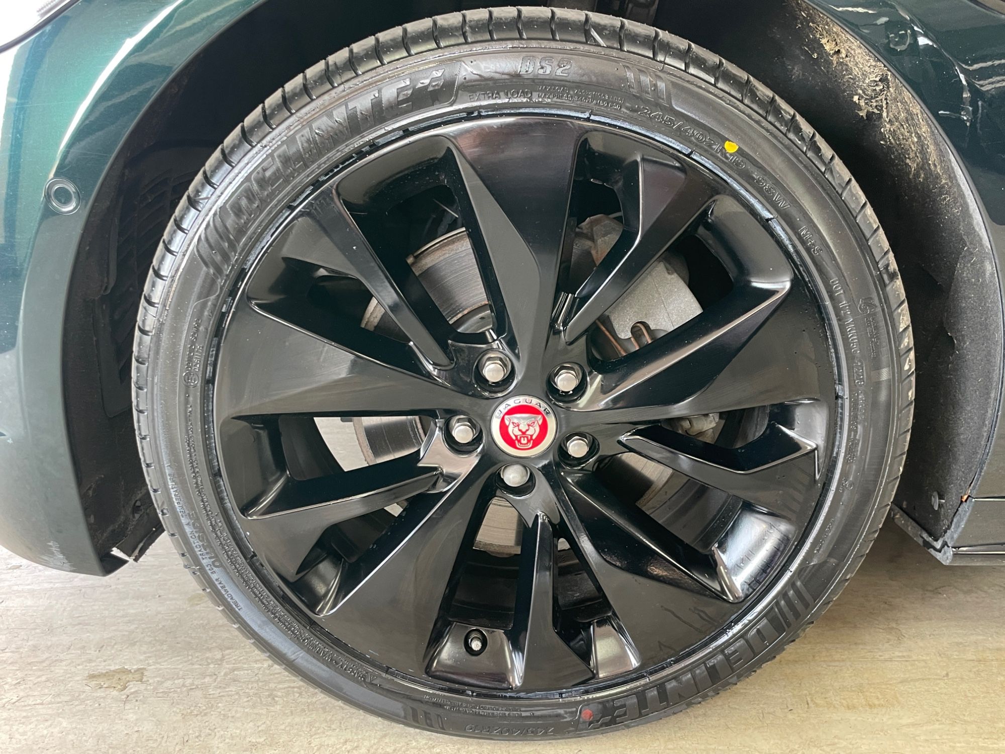 USED 2021 15 JAGUAR XF 2.0 D200 MHEV R-Dynamic SE Saloon 4dr Diesel Auto Euro 6 (s/s) (204 ps) 