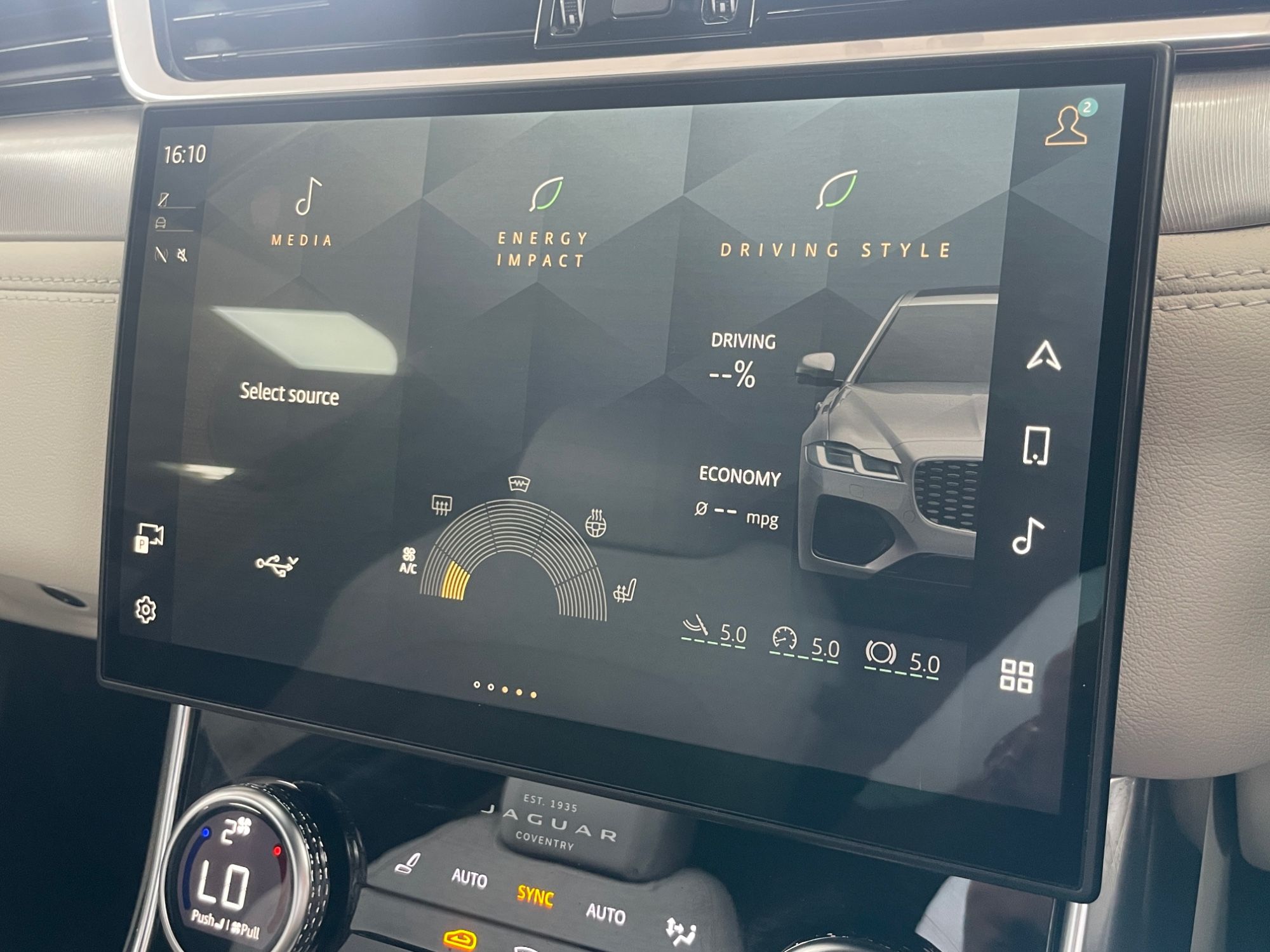 USED 2021 15 JAGUAR XF 2.0 D200 MHEV R-Dynamic SE Saloon 4dr Diesel Auto Euro 6 (s/s) (204 ps) 