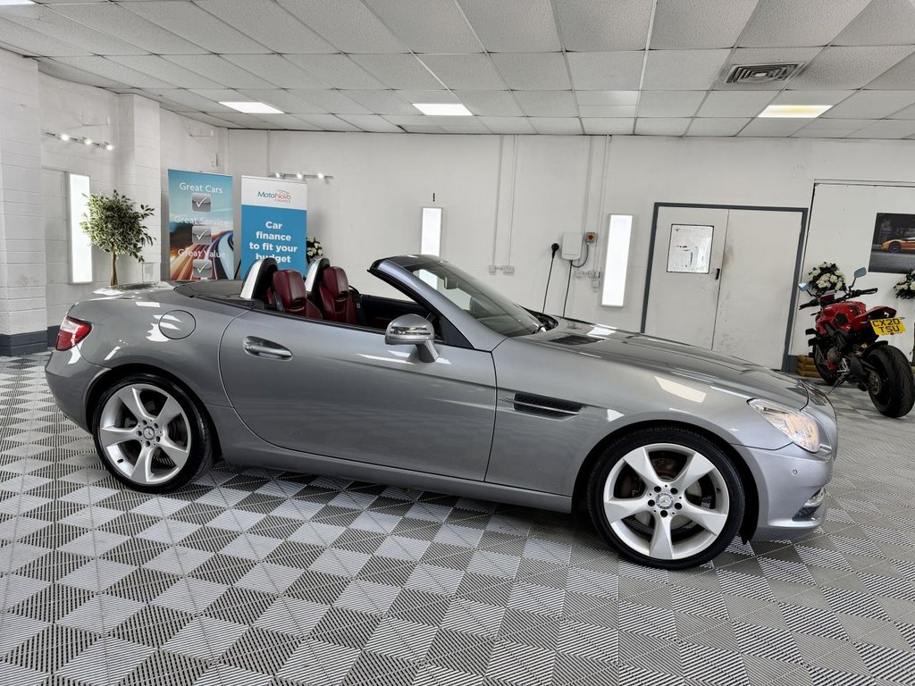 USED 2011 61 MERCEDES-BENZ SLK 1.8 SLK250 BlueEfficiency Edition 125 Convertible 2dr Petrol G-Tronic+ Euro 5 (s/s) (204 ps) 