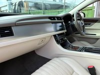 USED 2017 67 JAGUAR XF 2.0d Portfolio Sportbrake Auto AWD Euro 6 (s/s) 5dr INCREDIBLE SPEC CAR STUNNING
