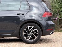 USED 2019 19 VOLKSWAGEN GOLF 1.5 Golf Match TSi Evo 5dr Sat Nav Apple CarPlay Android