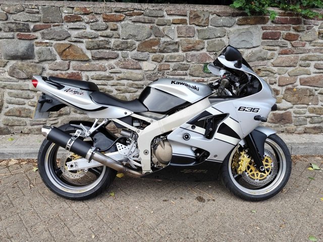 View our KAWASAKI NINJA ZX-6R