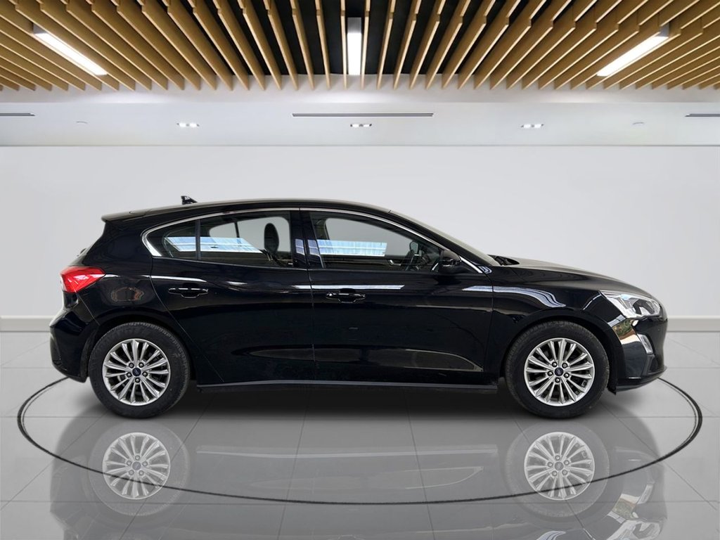2019 Ford Focus — image 3