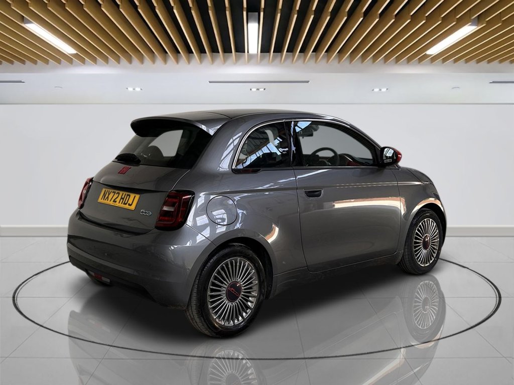 2022 Fiat 500E — image 6