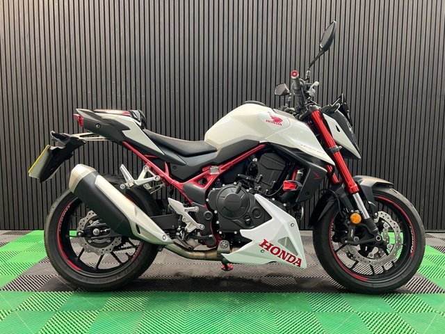 View our HONDA CB750 Hornet