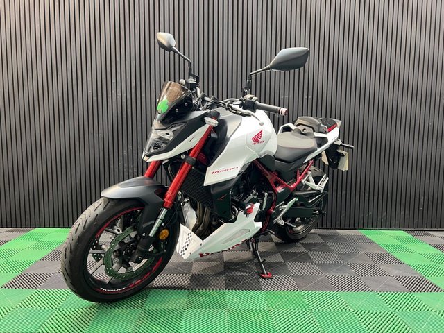 View our HONDA CB750 Hornet