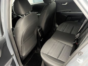 2023 KIA STONIC