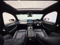 USED 2017 67 BMW 5 SERIES 3.0 530d M Sport Touring 5dr Diesel Auto xDrive Euro 6 (s/s) (265 ps) PAN ROOF + LEATHERS + NAV + CRUISE