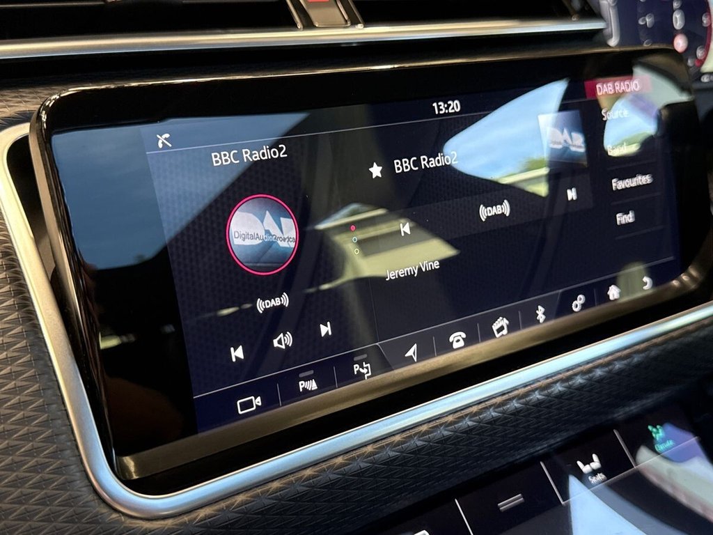 USED 2020 70 LAND ROVER RANGE ROVER VELAR 3.0 D300 R-Dynamic SE SUV 5dr Diesel Auto 4WD Euro 6 (s/s) (300 ps) PANORAMIC ROOF|AIR SUSPENSION