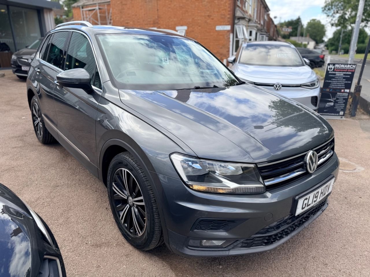 VOLKSWAGEN TIGUAN 2.0 TDI SE NAVIGATION SUV 5DR DIESEL DSG EURO 6 S S...