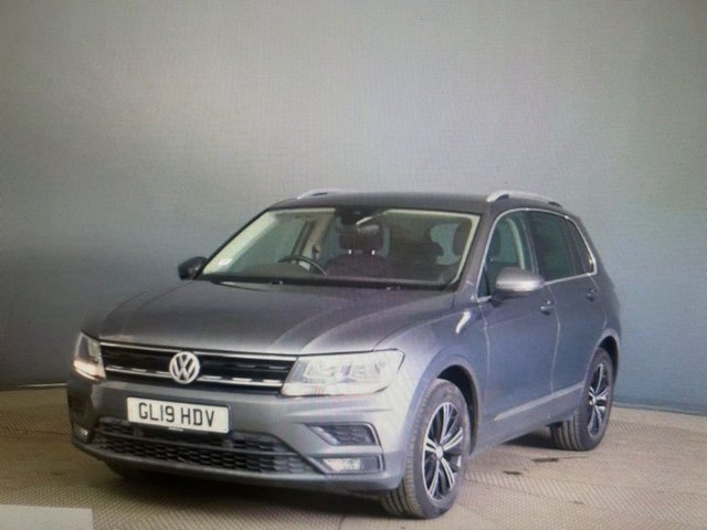 View our Volkswagen Tiguan 2.0 TDI SE Navigation SUV 5dr Diesel DSG Euro 6 (s/s) (150 ps)