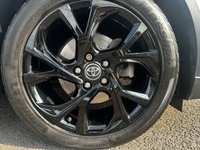 USED 2017 TOYOTA C-HR 1.8 VVT-h Dynamic SUV 5dr Petrol Hybrid CVT Euro 6 (s/s) (122 ps) 