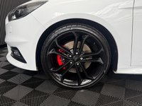 USED 2018 18 FORD FOCUS 2.0T EcoBoost ST-3 Hatchback 5dr Petrol Manual Euro 6 (s/s) (250 ps) HTD STEERING WHEEL, DOOR PROTECTORS