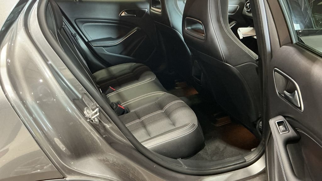 USED 2019 19 MERCEDES-BENZ GLA 1.6 GLA180 Urban Edition SUV 5dr Petrol 7G-DCT Euro 6 (s/s) (122 ps) SERVICE HISTORY / 2 OWNERS