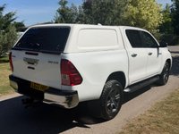 USED 2022 22 TOYOTA HILUX 2.4 D-4D Icon Pickup Double Cab 4dr Diesel Auto 4WD Euro 6 (s/s) (150 ps) TOYOTA HILUX ICON D/CAB AUTOMATIC ONE OWNER WHITE
