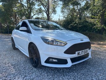 2017 FORD FOCUS