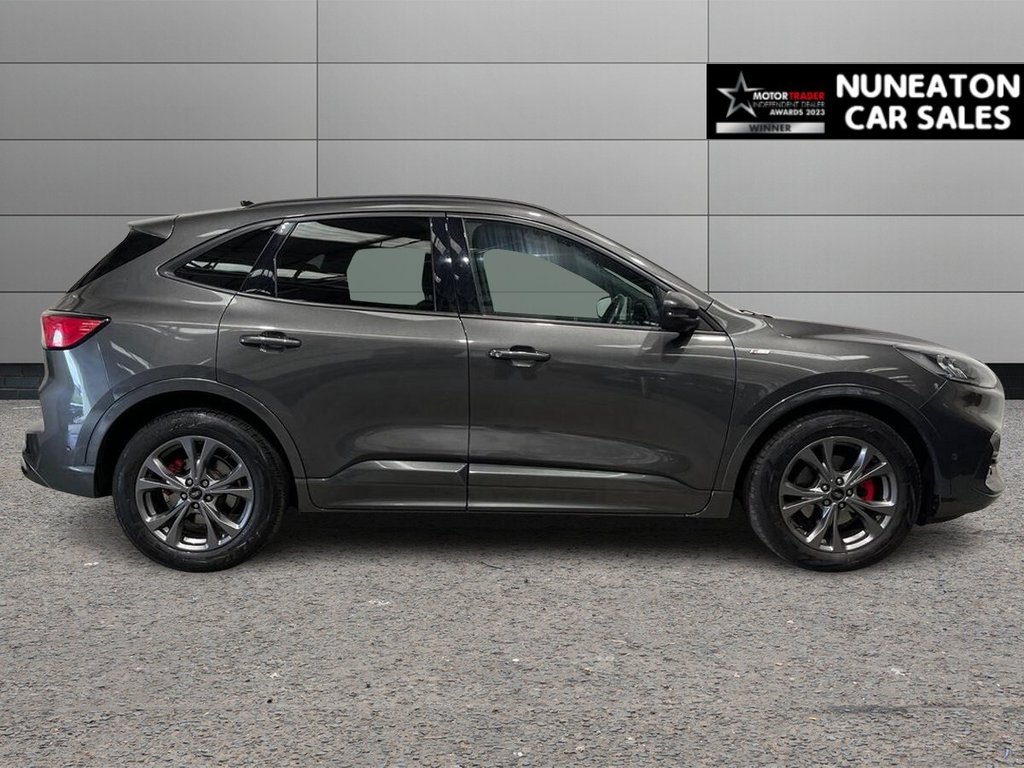 2021 Ford Kuga — image 2