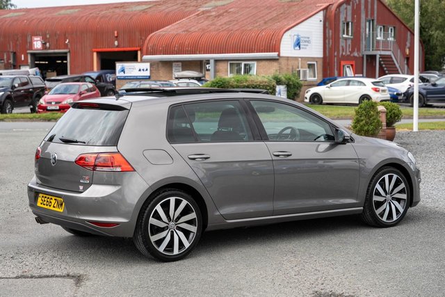 View our VOLKSWAGEN GOLF