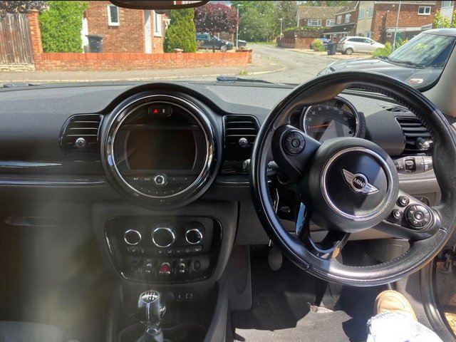 View our MINI CLUBMAN