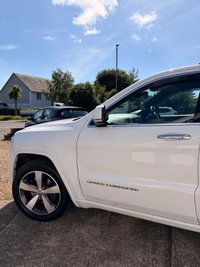 USED 2014 H JEEP GRAND CHEROKEE 3.0 V6 CRD Overland SUV 5dr Diesel Auto 4WD Euro 5 (247 bhp) The Perfect Blend of Comfort, Capability & Performance