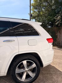 USED 2014 H JEEP GRAND CHEROKEE 3.0 V6 CRD Overland SUV 5dr Diesel Auto 4WD Euro 5 (247 bhp) The Perfect Blend of Comfort, Capability & Performance