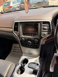 USED 2014 H JEEP GRAND CHEROKEE 3.0 V6 CRD Overland SUV 5dr Diesel Auto 4WD Euro 5 (247 bhp) The Perfect Blend of Comfort, Capability & Performance