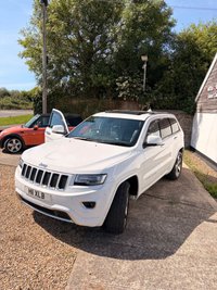 USED 2014 H JEEP GRAND CHEROKEE 3.0 V6 CRD Overland SUV 5dr Diesel Auto 4WD Euro 5 (247 bhp) The Perfect Blend of Comfort, Capability & Performance