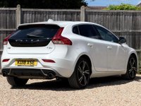 USED 2018 18 VOLVO V40 1.5 V40 R-Design Pro T3 Auto 5dr Full Service History Sat Nav