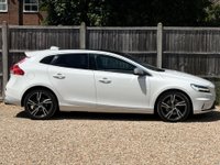 USED 2018 18 VOLVO V40 1.5 V40 R-Design Pro T3 Auto 5dr Full Service History Sat Nav