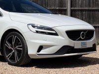 USED 2018 18 VOLVO V40 1.5 V40 R-Design Pro T3 Auto 5dr Full Service History Sat Nav