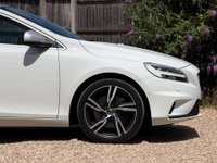 USED 2018 18 VOLVO V40 1.5 V40 R-Design Pro T3 Auto 5dr Full Service History Sat Nav