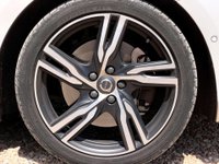 USED 2018 18 VOLVO V40 1.5 V40 R-Design Pro T3 Auto 5dr Full Service History Sat Nav