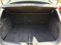 USED 2018 18 VOLVO V40 1.5 V40 R-Design Pro T3 Auto 5dr Full Service History Sat Nav