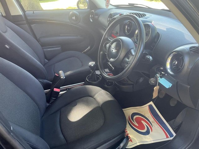 View our MINI COUNTRYMAN