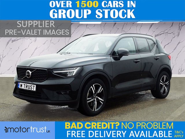 2022 VOLVO XC40