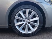 USED 2014 14 LEXUS IS 2.5 300h Luxury Saloon 4dr Petrol Hybrid E-CVT Euro 5 (s/s) (223 ps) Comprehensive LEXUS Service History  |  Fresh Service at POS  |  Set of  2 Keys