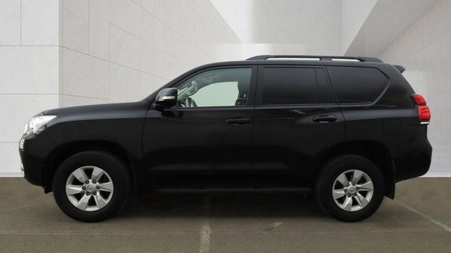 View our TOYOTA LAND CRUISER