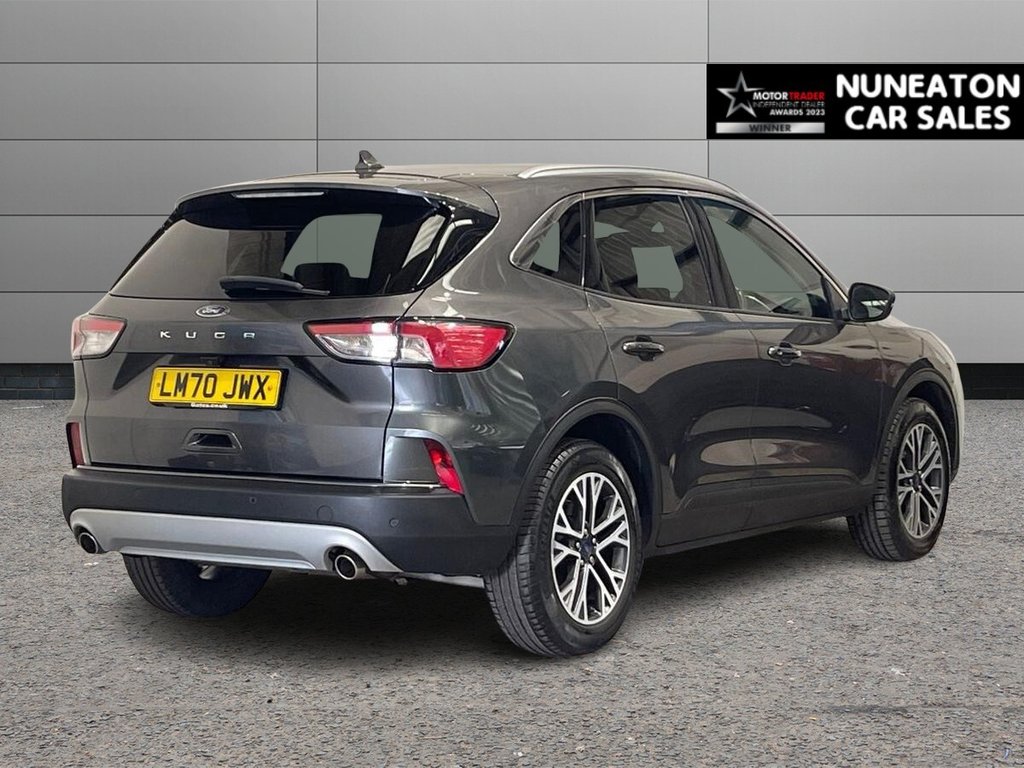 2021 Ford Kuga — image 3