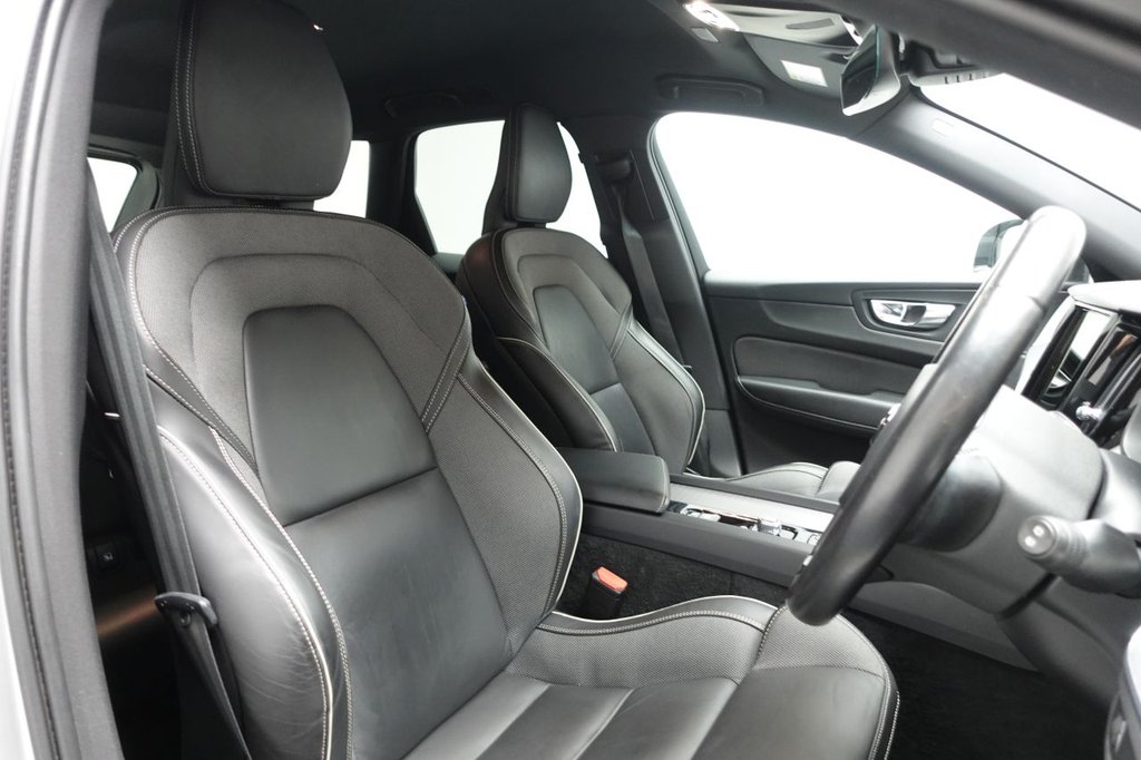 2020 Volvo XC60 — image 3