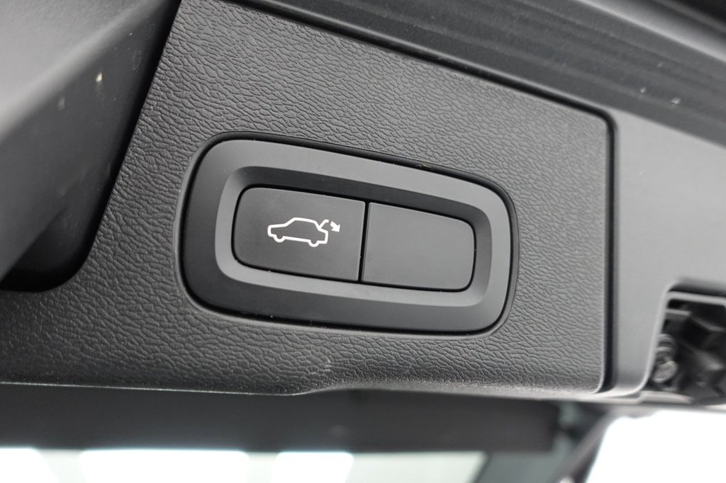 2020 Volvo XC60 — image 29