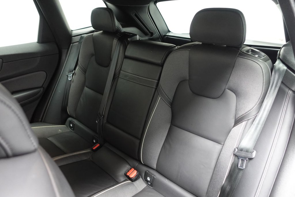 2020 Volvo XC60 — image 10