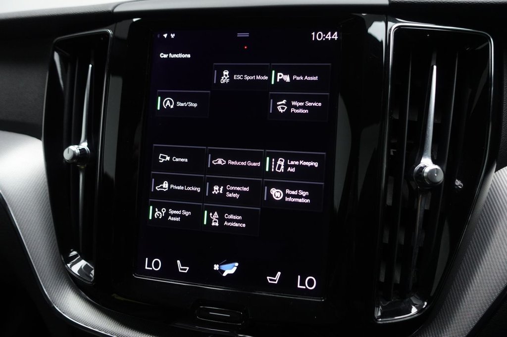 2020 Volvo XC60 — image 16