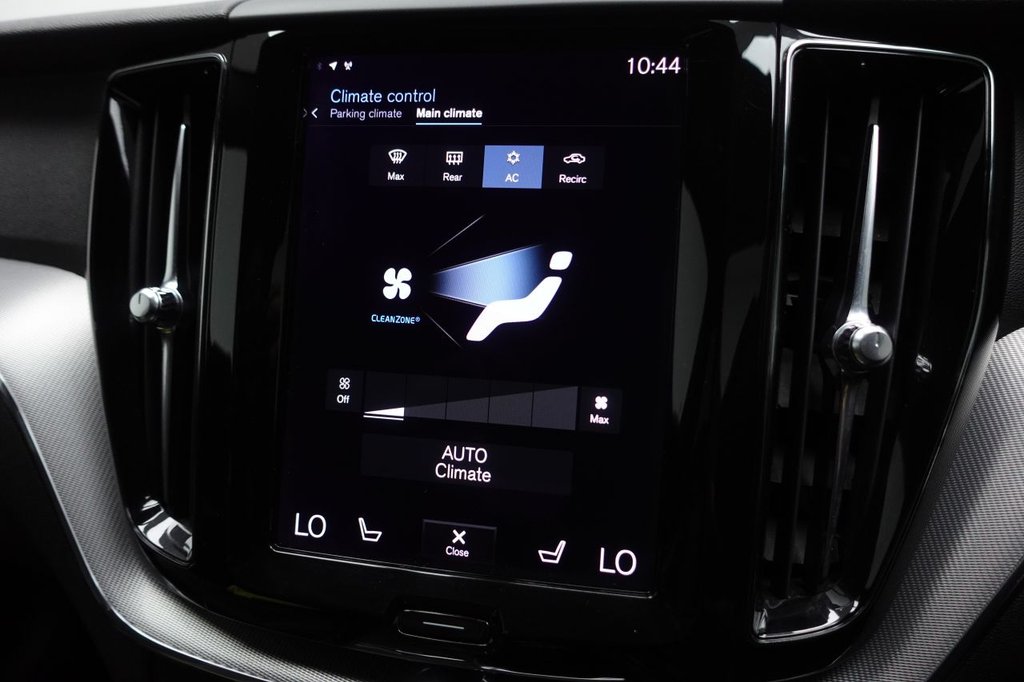 2020 Volvo XC60 — image 17